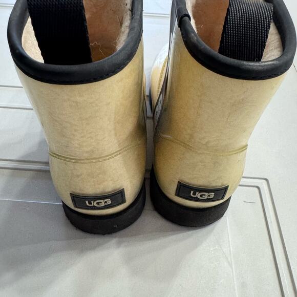 UGG Classic Clear Mini Boot Sherpa Warm Logo Size 9 - Picture 6 of 8
